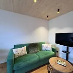 Seeglueck Rosenhof - Naturnah Wohnen Im Holz100-vollholzhaus Mit Whirlpool Und Garten * Konstanz