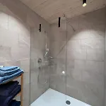 Seeglueck Rosenhof - Naturnah Wohnen Im Holz100-vollholzhaus Mit Whirlpool Und Garten * Konstanz