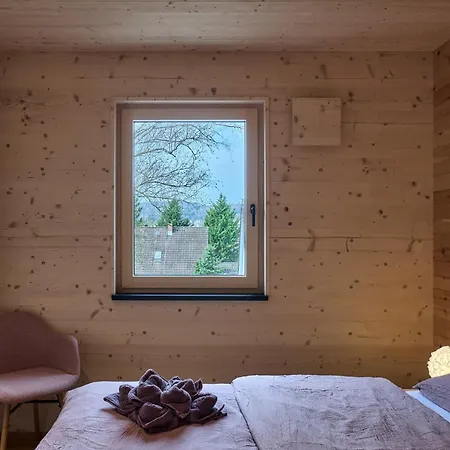 Seeglueck Rosenhof - Naturnah Wohnen Im Holz100-vollholzhaus Mit Whirlpool Und Garten * Kostnice