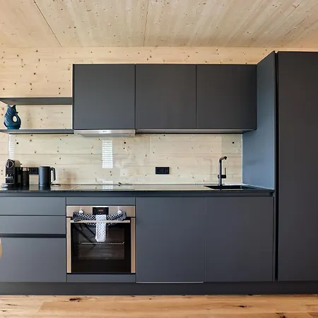 Seeglueck Rosenhof - Naturnah Wohnen Im Holz100-vollholzhaus Mit Whirlpool Und Garten * Kostnice