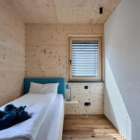 Seeglueck Rosenhof - Naturnah Wohnen Im Holz100-vollholzhaus Mit Whirlpool Und Garten Kostnice