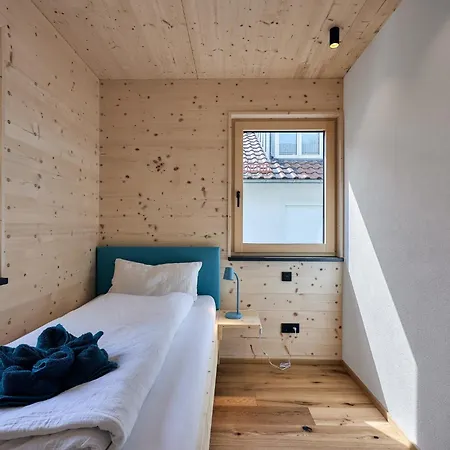 Seeglueck Rosenhof - Naturnah Wohnen Im Holz100-vollholzhaus Mit Whirlpool Und Garten Kostnice